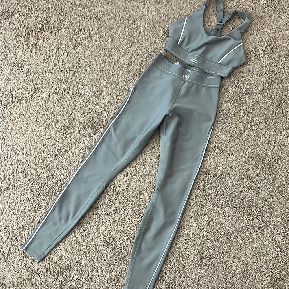 ALO Yoga outfit